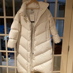 Aritzia/Wilfrid The Cloud Puff long women's coat - Size Small